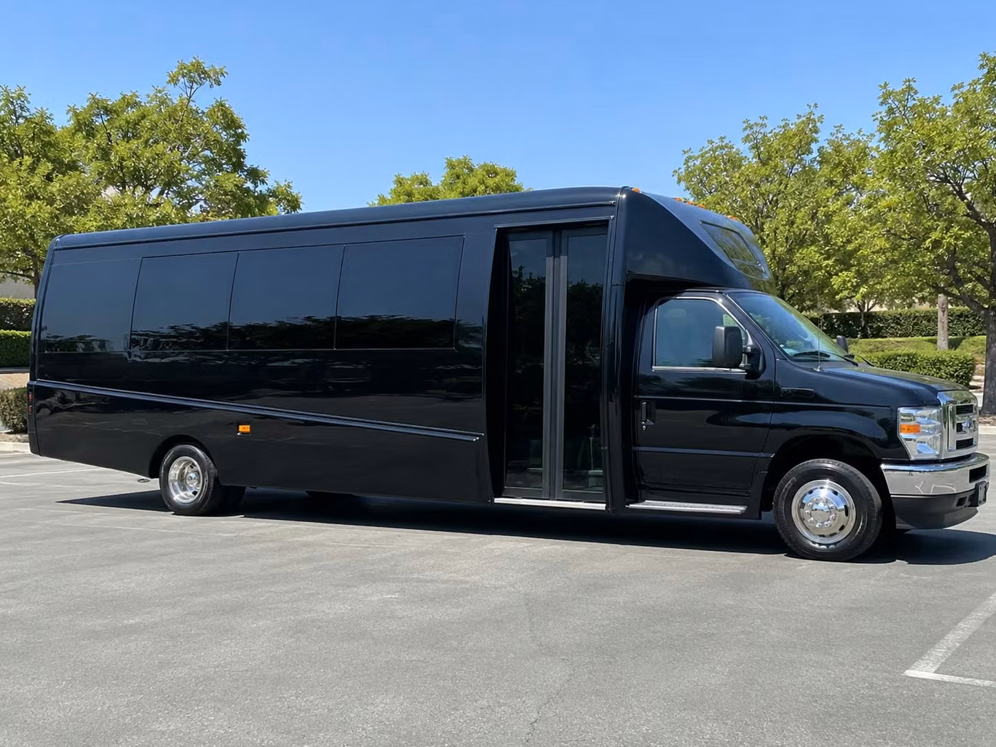 15 passenger minibus