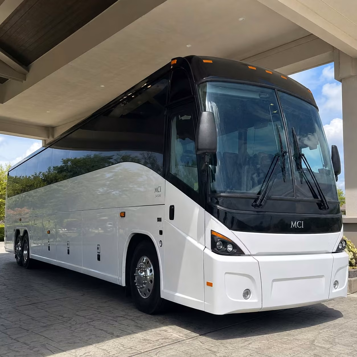 a recurring employee shuttle in sarasota is easier to set up than you think