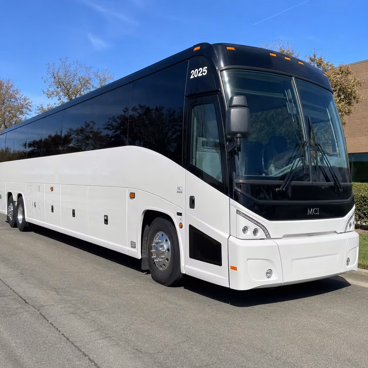 charter bus rentals for sarasota waterfront wedding ceremonies