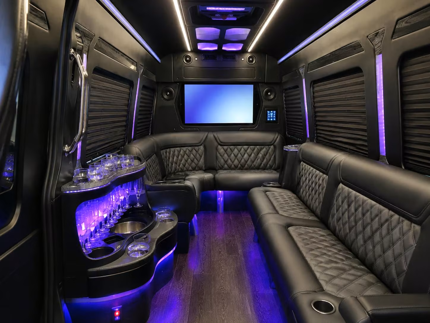 sarasotacharterbuscompany com makes fan bus transportation to sarasota polo club and lakewood ranch events effortless